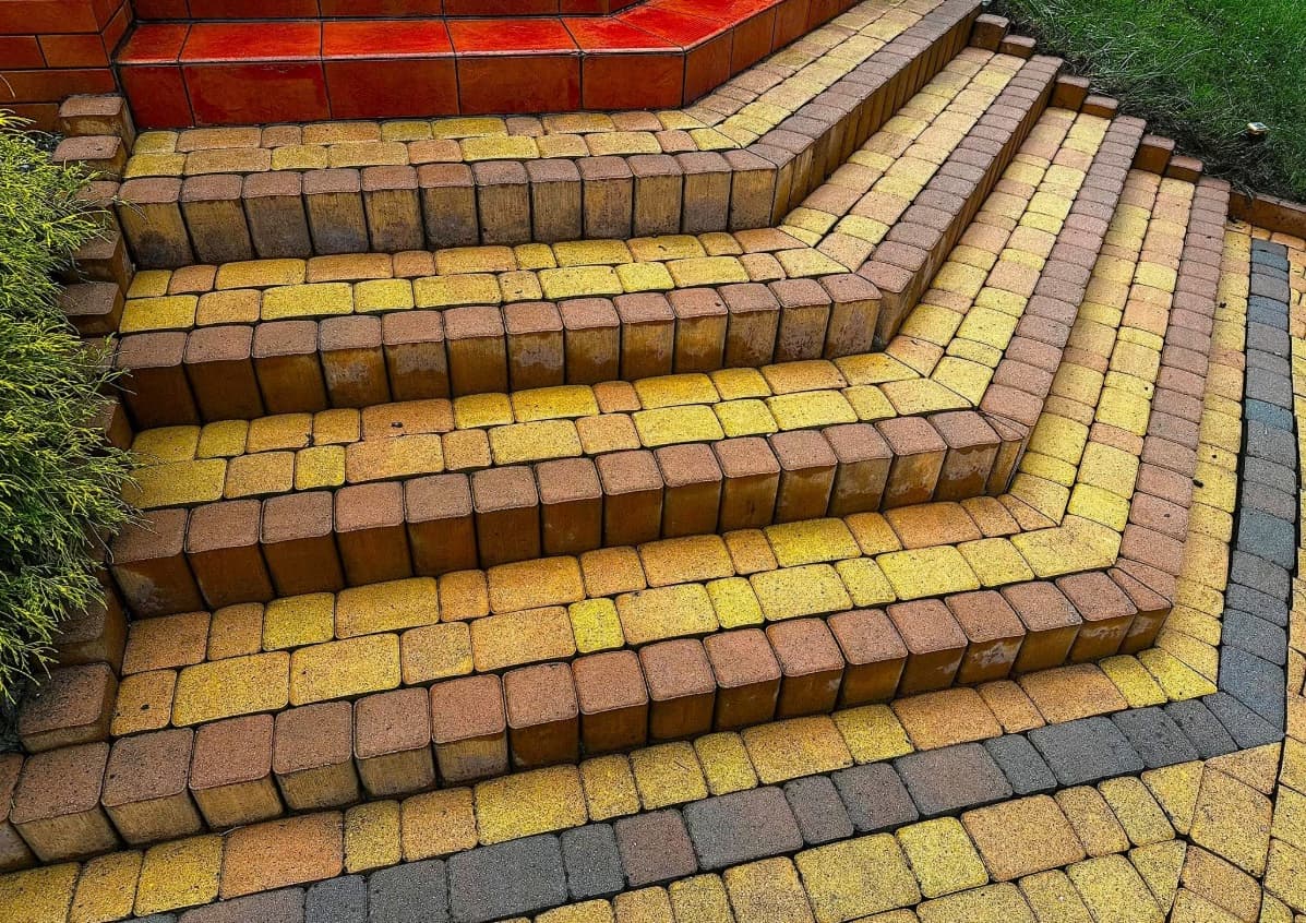 Schody na wejściu do domu - po